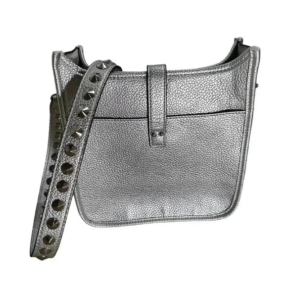 STEVE MADDEN B-Wylie Vegan Leather Silver Crossbody with Studs - RETAIL $68 - Picture 3 of 5